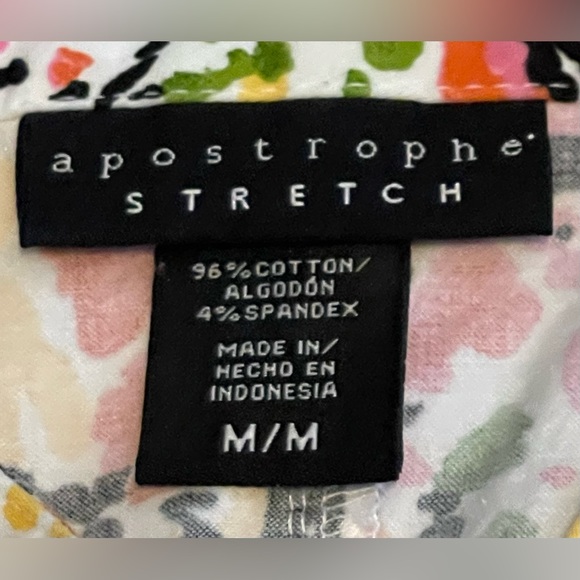 Apostrophe Stretch Sleeveless Floral Blouse - Button Up - Ruffled Arm Holes - Picture 9 of 10